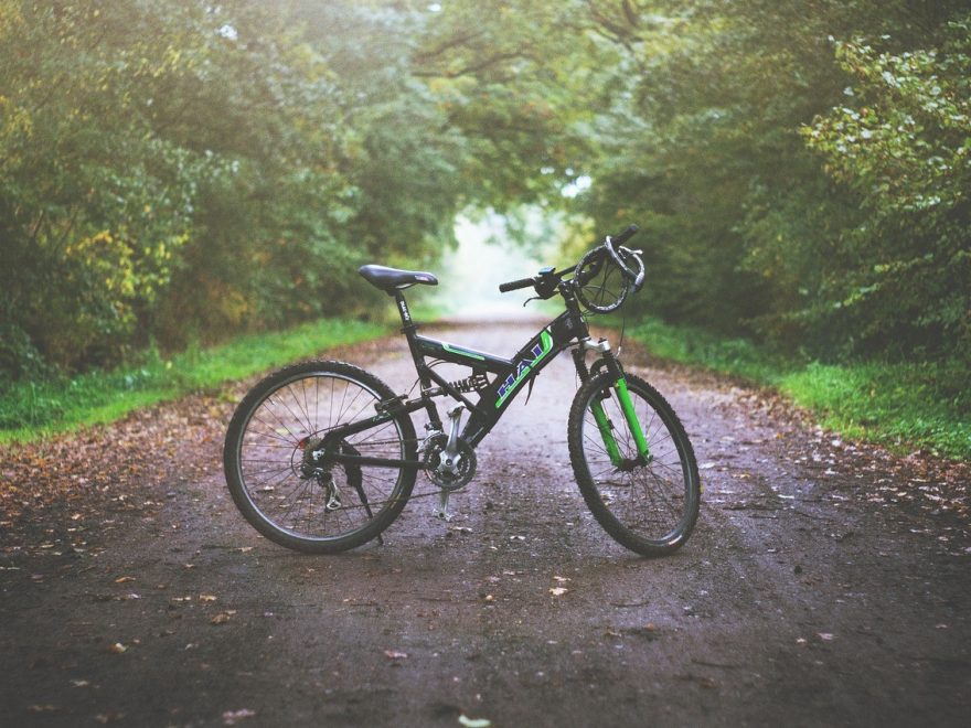 Utrustning till mountainbike
